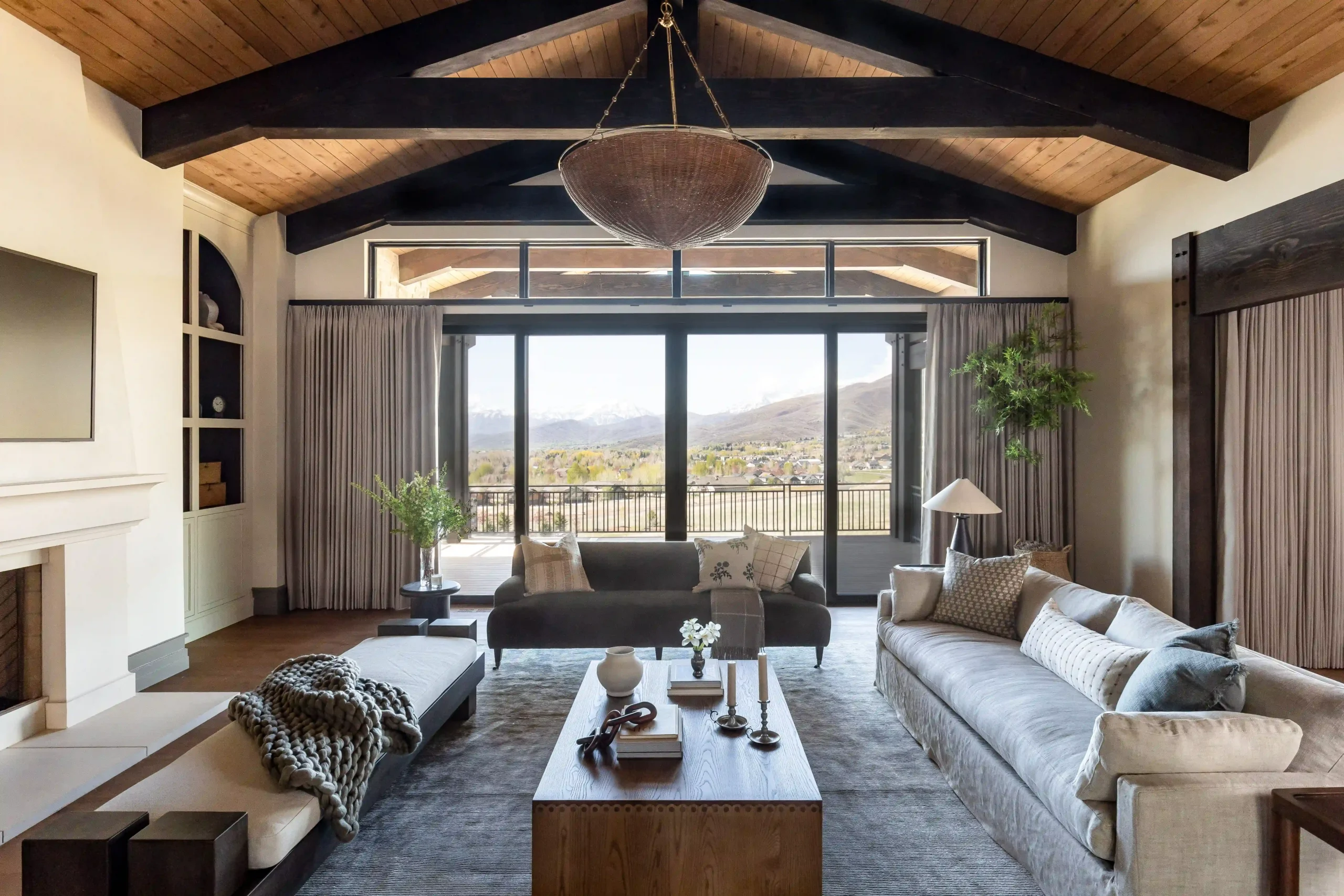 Neutral sitting room with wall-to-wall drapery